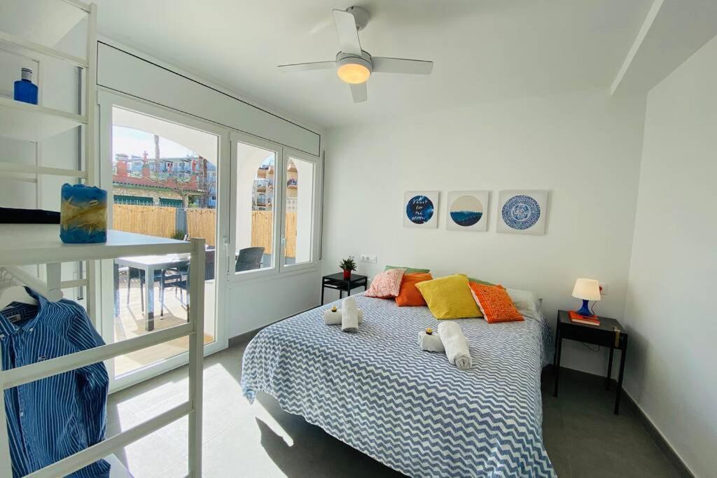 70 M2, Apartamento Cerca De La Playa, Apto Minusvalidos. Roses Buitenkant foto