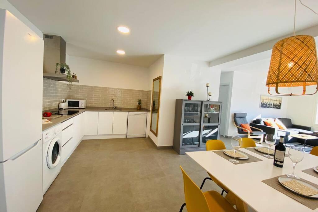 70 M2, Apartamento Cerca De La Playa, Apto Minusvalidos. Roses Buitenkant foto