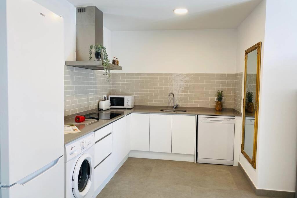70 M2, Apartamento Cerca De La Playa, Apto Minusvalidos. Roses Buitenkant foto