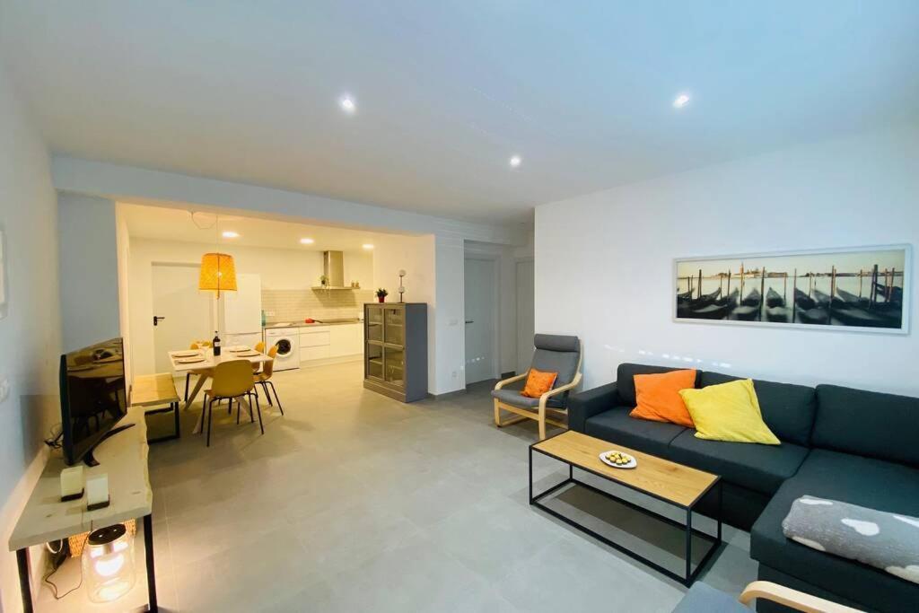 70 M2, Apartamento Cerca De La Playa, Apto Minusvalidos. Roses Buitenkant foto