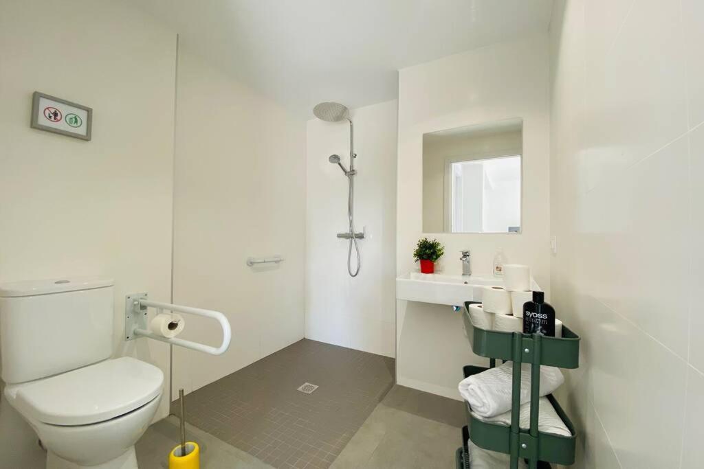 70 M2, Apartamento Cerca De La Playa, Apto Minusvalidos. Roses Buitenkant foto